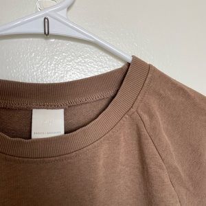 brown minimalist pulloever